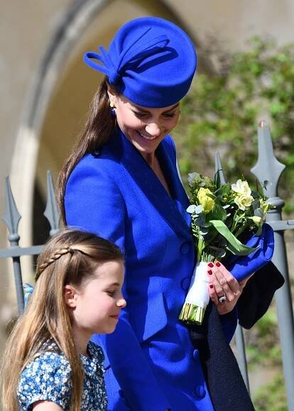 Královská rodina oslavila Velikonoce na hradě Windsor, Kate, Charlottec - Královská rodina (19/32)