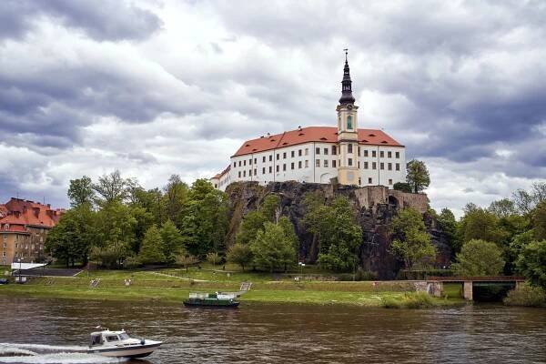 PŘEHLED: Česko plné turistů. Podívejte se, kam míří nejčastěji