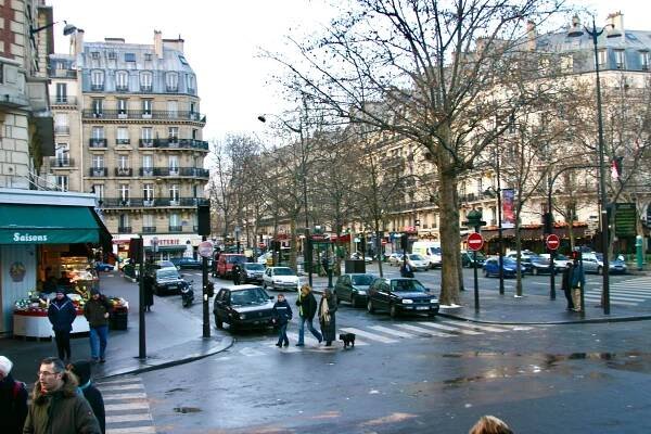 Two Buildings that Build Life: Fostering Sidewalk Social Life in Brooklyn and Paris