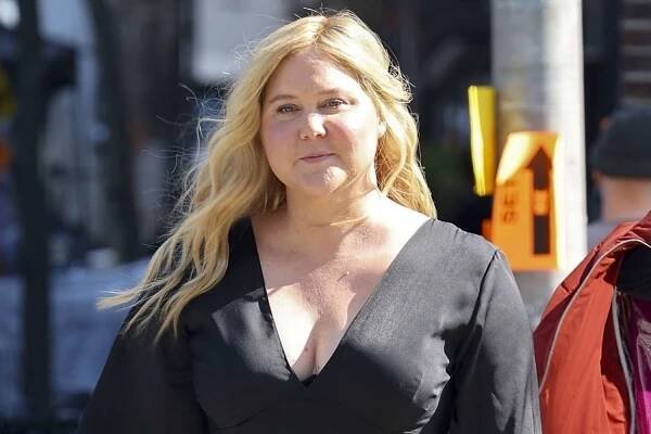 Amy Schumer Returns to Work on Set of Kinda Pregnant After Revealing Her Cushing Syndrome Diagnosis