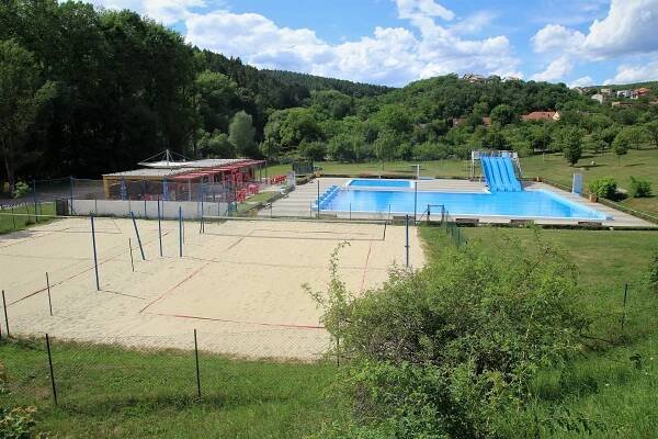 Koupaliště s plážovými hřišti