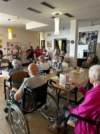 Červnová oslava narozenin v AH Sychrov | Alzheimer Home