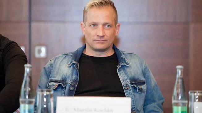 Zdrogovaný Martin Kocián viní plíseň nohou: Zásahovce vzdoroval s kytičkou a tužkou v ruce – eXtra.cz