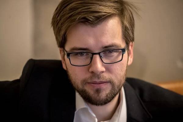 Duel Deníku: Mají advokáti poskytovat data o obchodování?