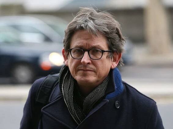 Alan Rusbridger says it is ‘dangerous’ to prosecute Julian Assange