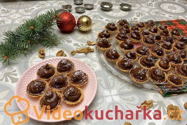 Linecké košíčky s ořechovou náplní