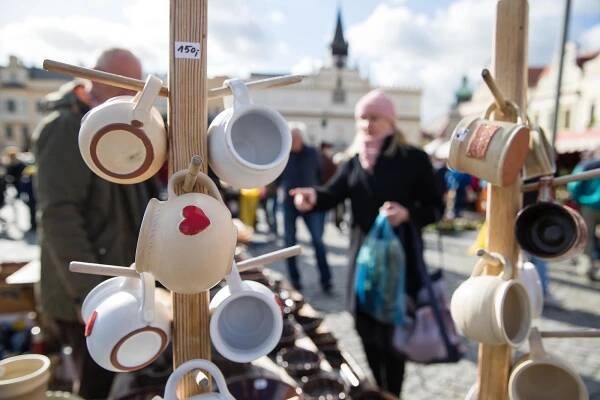 Farmářské trhy opět zaplní náměstí v Brodě. Koudelův talíř přichystal novinky
