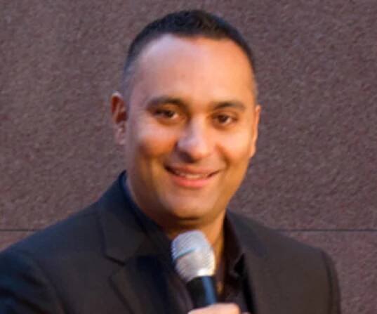 Russell Peters Biography - Facts, Childhood, Family Life & Achievements
