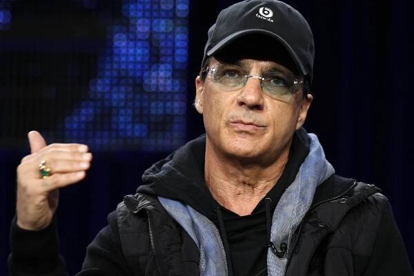 Iovine, who helped launch the career of Eminem, believes a generation of youngsters didn’t get turned on by live music, but rather by the first time they play “f--king ‘Mortal Kombat.’ ”