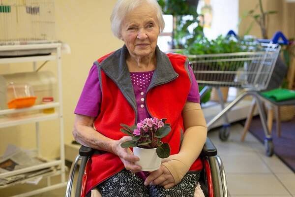 Mezinárodní den seniorů jsme oslavili květinami