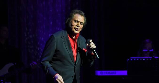 Slavný zpěvák Engelbert Humperdinck, někdejší miláček žen, koncertuje v neuvěřitelných 88 letech v Lucerně