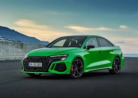 Audi RS 3 sedan a hatchback
