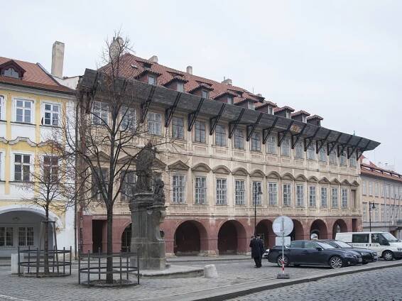 Ticho po squatterech. Domy čekají na oživení