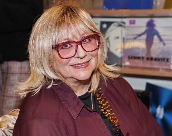 Interpretka hitů Závidím, Drahý můj či Vilém peče housky, zpěvačka a herečka Naďa Urbánková, byla pětinásobnou Zlatou slavicí. 