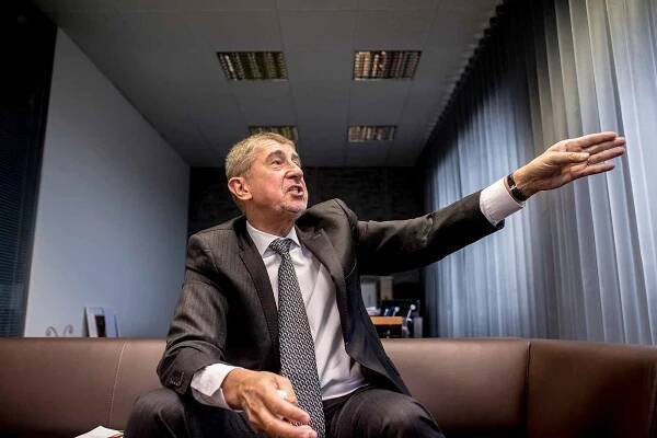 Filip mluvil dnes se Zemanem v Lánech o podpoře vlády - Deník.cz