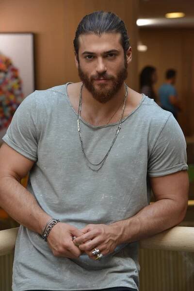 Can Yaman plays the Can Divit in Erkenci Kuş - Early Bird Tv Series