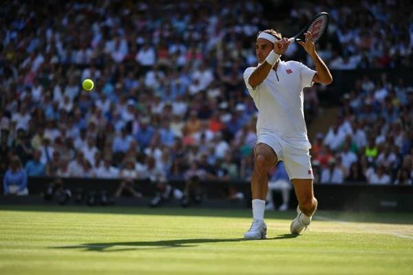 Ve wimbledonském finále se bude přepisovat historie. Zásluhou Federera, nebo Djokoviče?