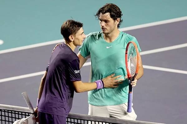 Fritz i Auger-Aliassime v Acapulcu skončili na raketě italských mladíků, De Minaur vykročil za obhajobou titulu