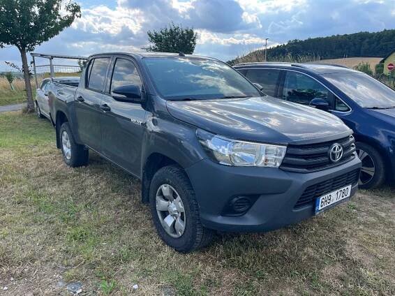 Prodám Toyota Hilux 2.4 D-4D - Benešov