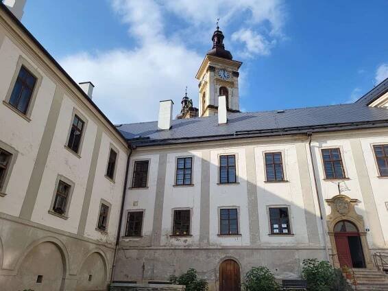 Šternberský klášter, chrám Zvěstování Panny Marie - Šternberk - Sakrální architektura - Monumentální - kostely, kláštery