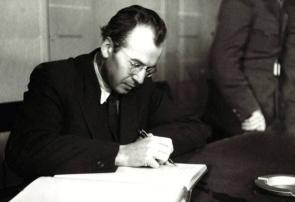 Blog N: Vlastizradca Gustáv Husák