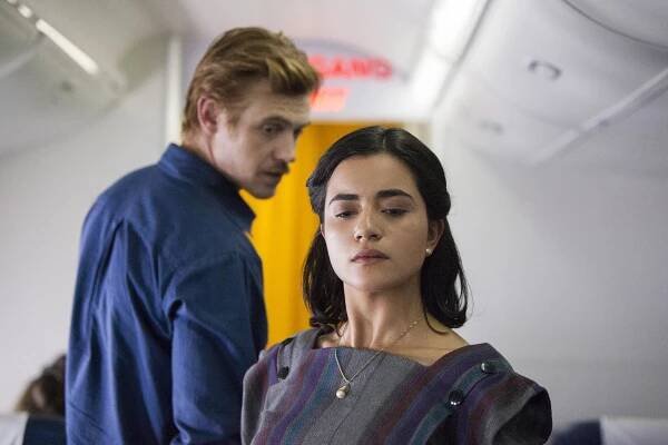 Paulina Gaitan and Boyd Holbrook in Narcos (2015)