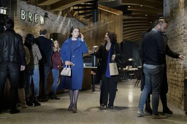 Burcu Biricik, Merve Polat - Camdaki Kız - Episode 1 - Z filmu