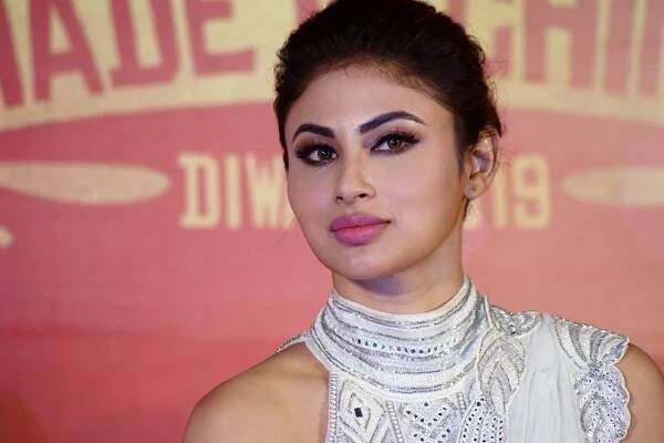 Hindi Actress Mouni Roy In Bikini Is Mentally "On An Island"