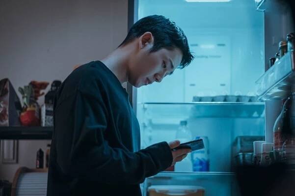 Režijní debut Lee Je Hoona Blue Happiness se může pyšnit účastí Jung Hae Ina a námětem určeným pro mladé lidi