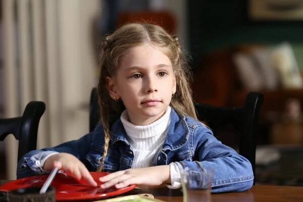 Bir Küçük Gün Işığı - Her Şey Aşk Yüzünden (E11) (2022)