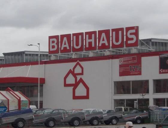 Bauhaus bude Zdeňku Svěrákovi platit