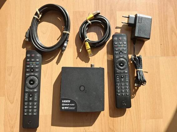 Set top box O2 SML - 5442TW + 2x dálkový ovladač - TV, audio, video