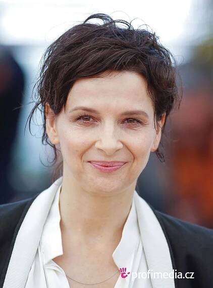 Juliette Binoche - celebrity účes - HappyHair