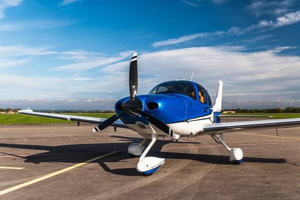 Nabídka Cirrus SR 22 G6 GTS | HLS Aircraft Sales s.r.o.