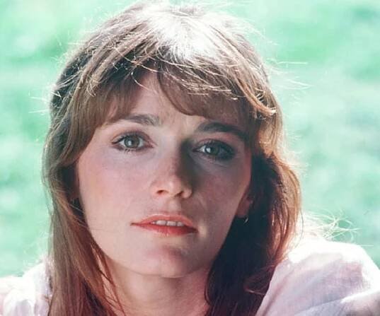 Margot Kidder Biography - Facts, Childhood, Family Life & Achievements