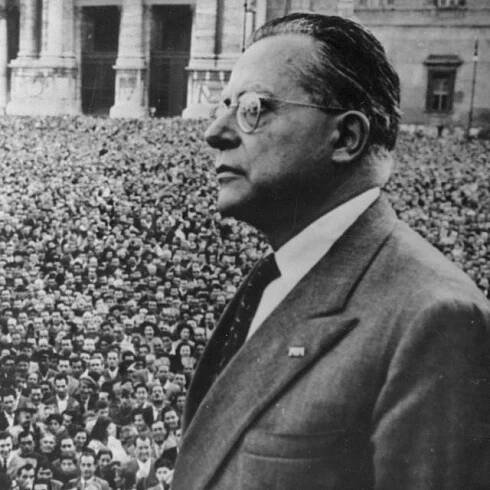 Palmiro Togliatti  (1893 - 1964) italský komunistický politik. Snímek z projevu při volbách 30. května 1952 na náměstí sv. Petra v Římě | foto: Fotobanka Profimedia