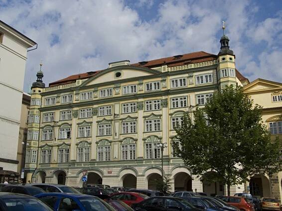 Soubor:Praha, Palác Smiřických.jpg – Wikipedie