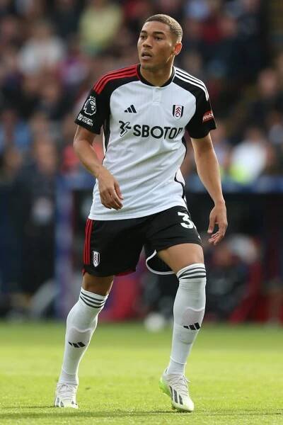 LONDON, ENGLAND - SEPTEMBER 23: Carlos Vinícius of Fulham during the Premier League match between Crystal Palace and Fulham FC at Selhurst Park on September 23, 2023 in London, England. (Photo by Steve Bardens/Getty Images)
