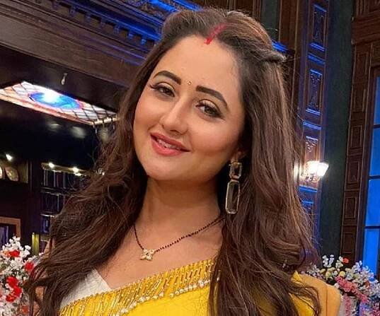 Rashami Desai Biography - Facts, Childhood, Family Life & Achievements