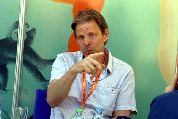 Před režií dal Daniel Bergman přednost záchraně životů