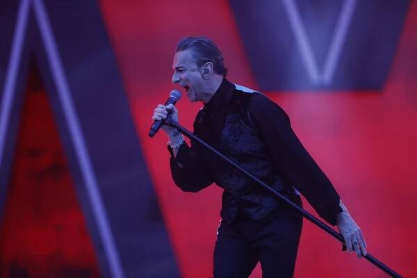 Fotky: Depeche Mode podvanácté. Přišlo 60 tisíc lidí