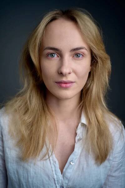 Elizaveta Maximova Headshot001.jpg