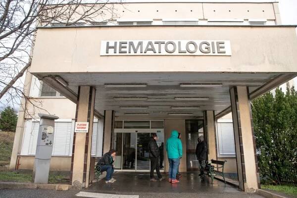 Čtyři dny po střelbě ve vinohradské nemocnici: Změní se bezpečnostní opatření v pražských špitálech?