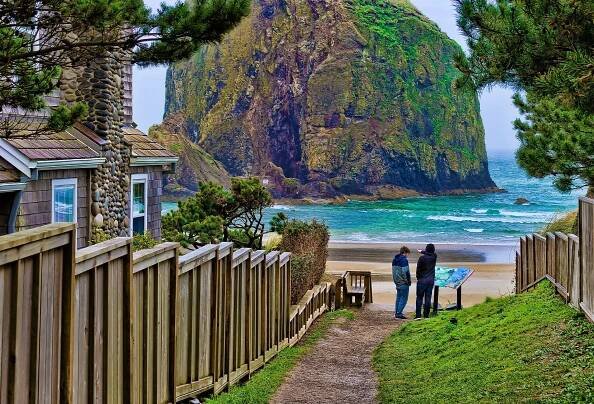 The 6 Can't-Miss Towns In Oregon