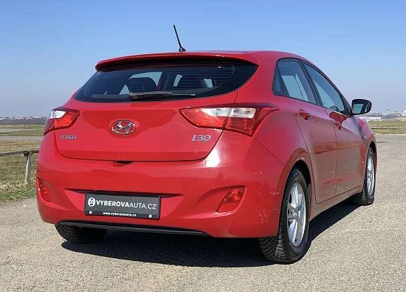 Hyundai I30 Hatchback 1.6 Benzin 88 kW/Manuál - Výběrová auta