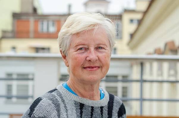 Představa o ráji je pitomost. Nemáme odvahu přijmout smrt, říká filozofka Hogenová