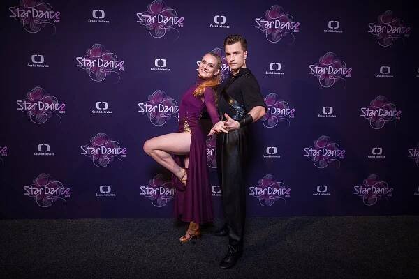 Musí se uklidňovat pořád a ve všem, říká o Hesovi partnerka ze StarDance