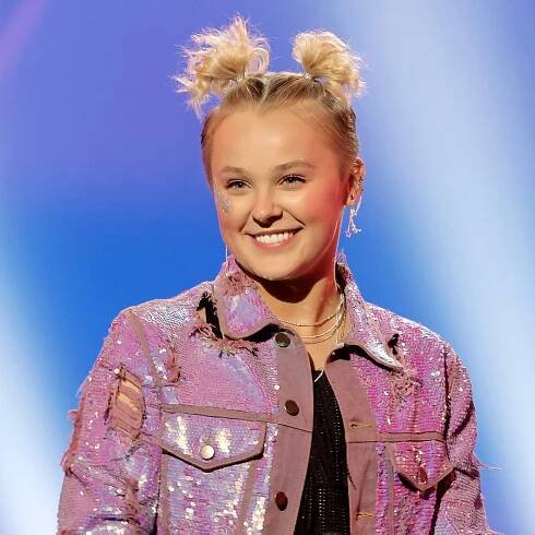 JoJo Siwa Debuts Major Brunette Hair Transformation Alongside New Girlfriend — See Photos