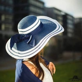 Dámský klobouk KARPET 2395 se širokou krempou a zdobnou mašlí, modrý s bílými pruhy, UNI velikost