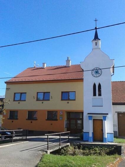 Malá Vrbka - obecní úřad foto 2
